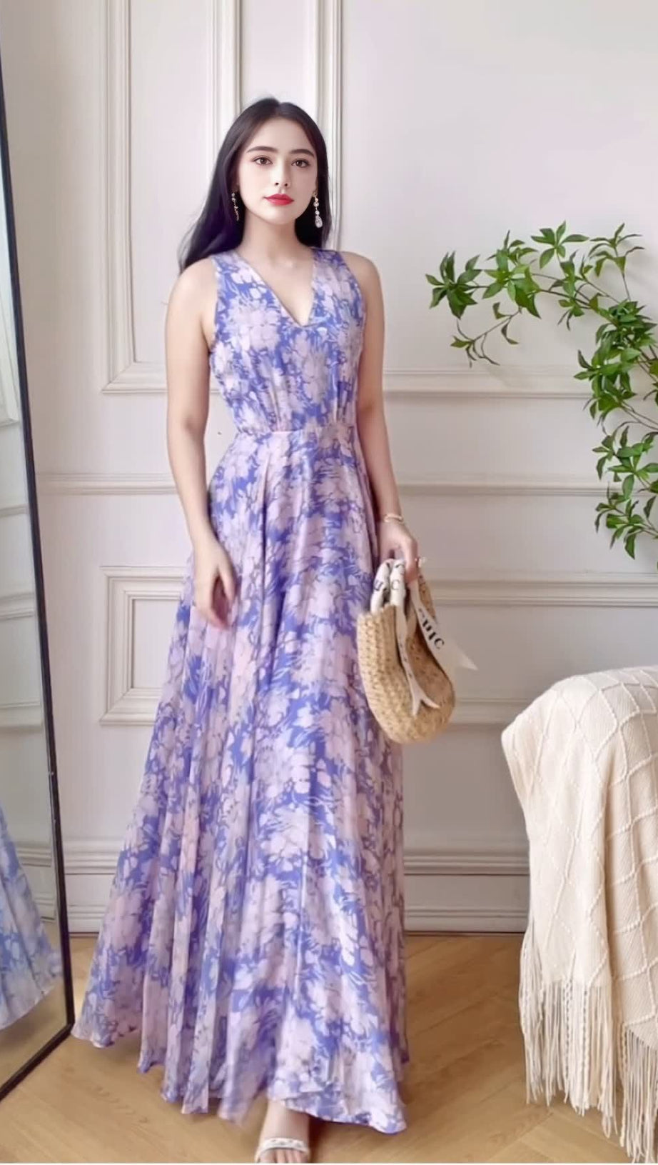 PURPLE ELEGANT FLORAL MAXI DRESS WITH V - NECK AND FLOWY SKIRT