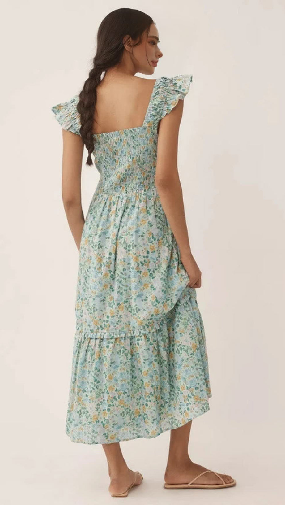 Blaues Midikleid mit Blumenmuster und Rüschen und quadratischem Ausschnitt 