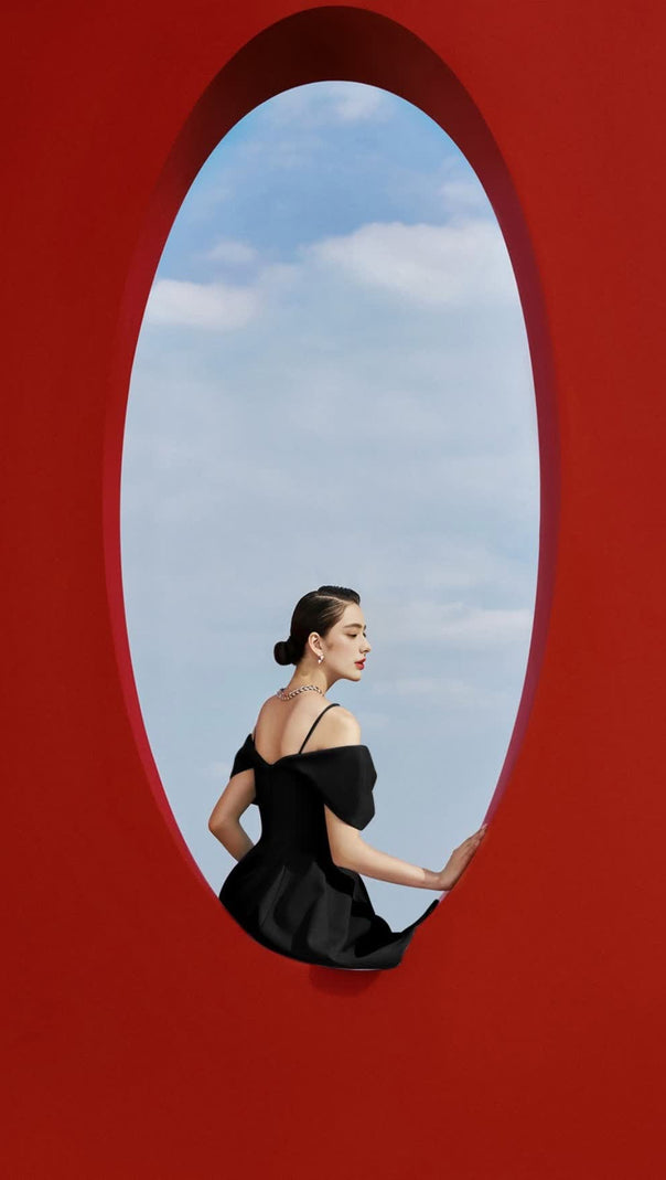 AIIZIE V - NECK SHORT - SLEEVE FIT - AND - FLARE DRESS IN BLACK - product image