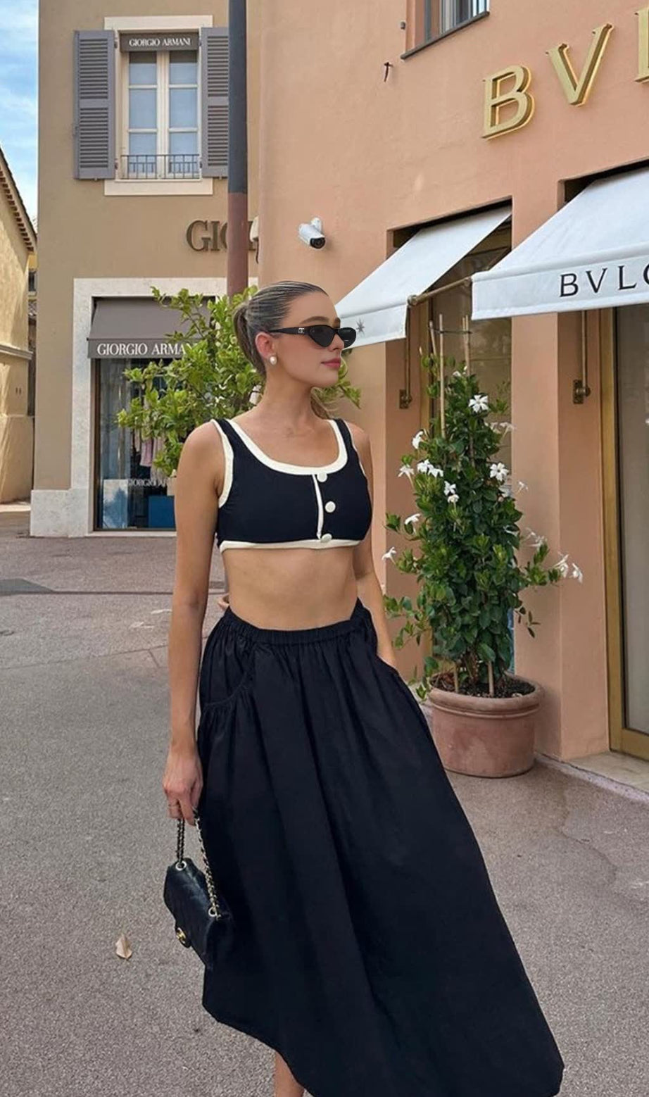 Bikini a due pezzi con bordi colorati 