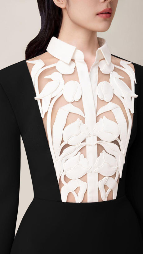 Ausgehöhltes A-Linien-Minikleid in Schwarz