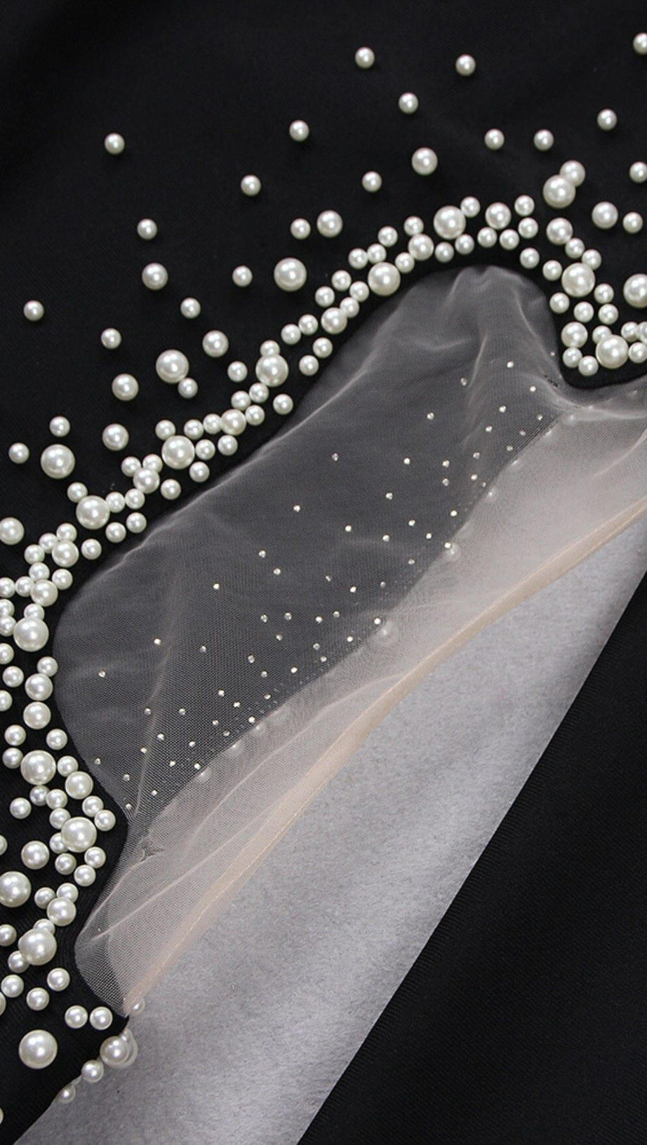 SEXY KLEID MIT PEARL HOLLOW IN SCHWARZ