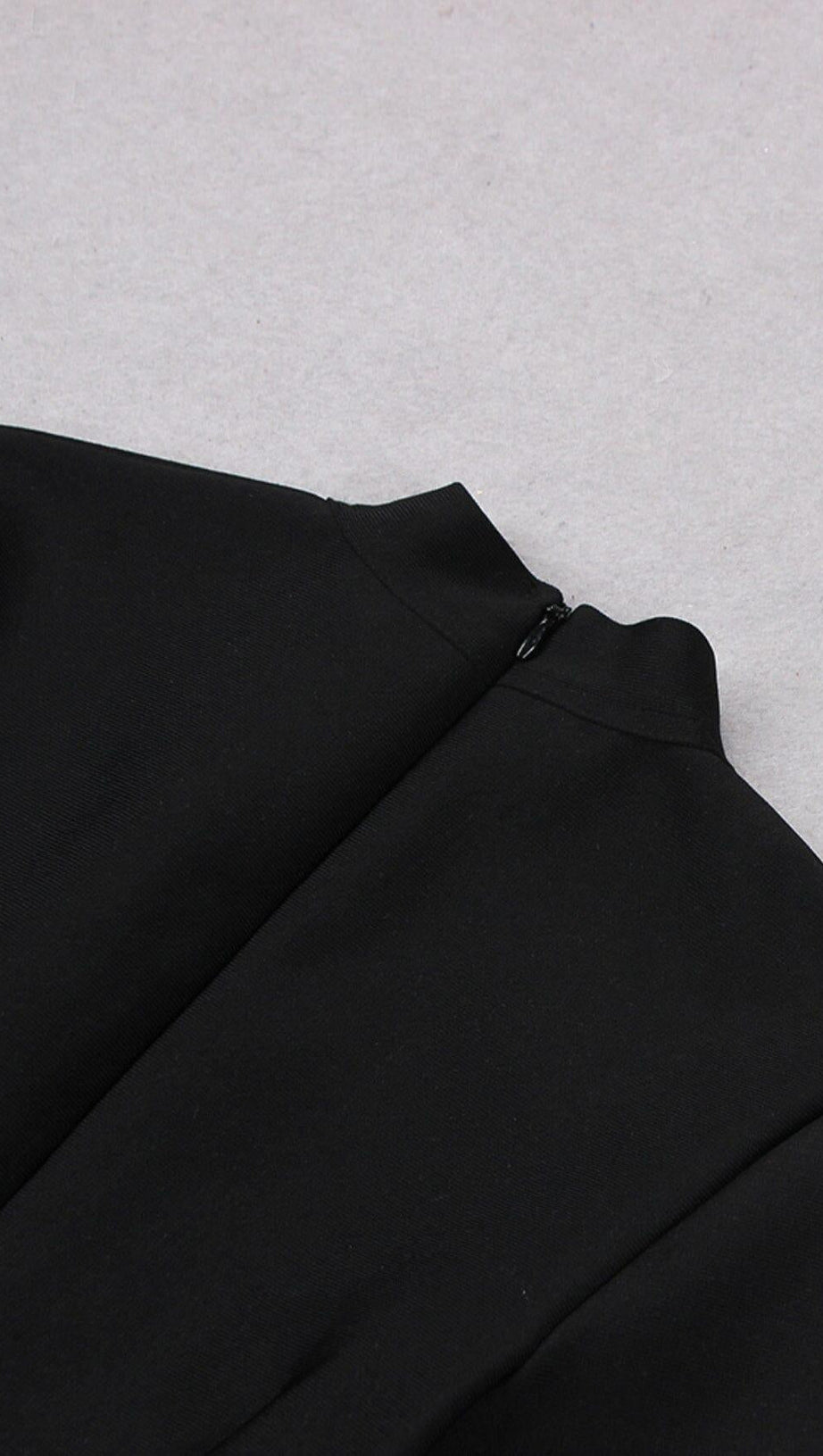 SEXY KLEID MIT PEARL HOLLOW IN SCHWARZ