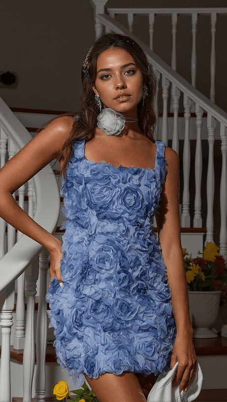 Emrys – Minikleid mit Blumenverzierung