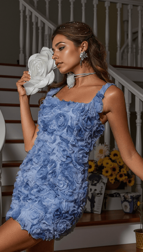 Emrys – Minikleid mit Blumenverzierung