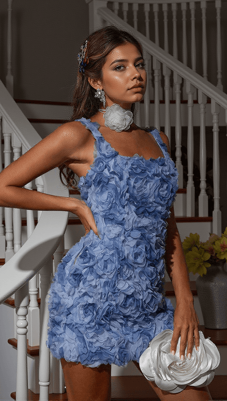 Emrys – Minikleid mit Blumenverzierung