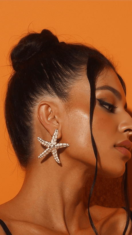 SHEPHERD STARFISH EARRINGS IN BEIGE