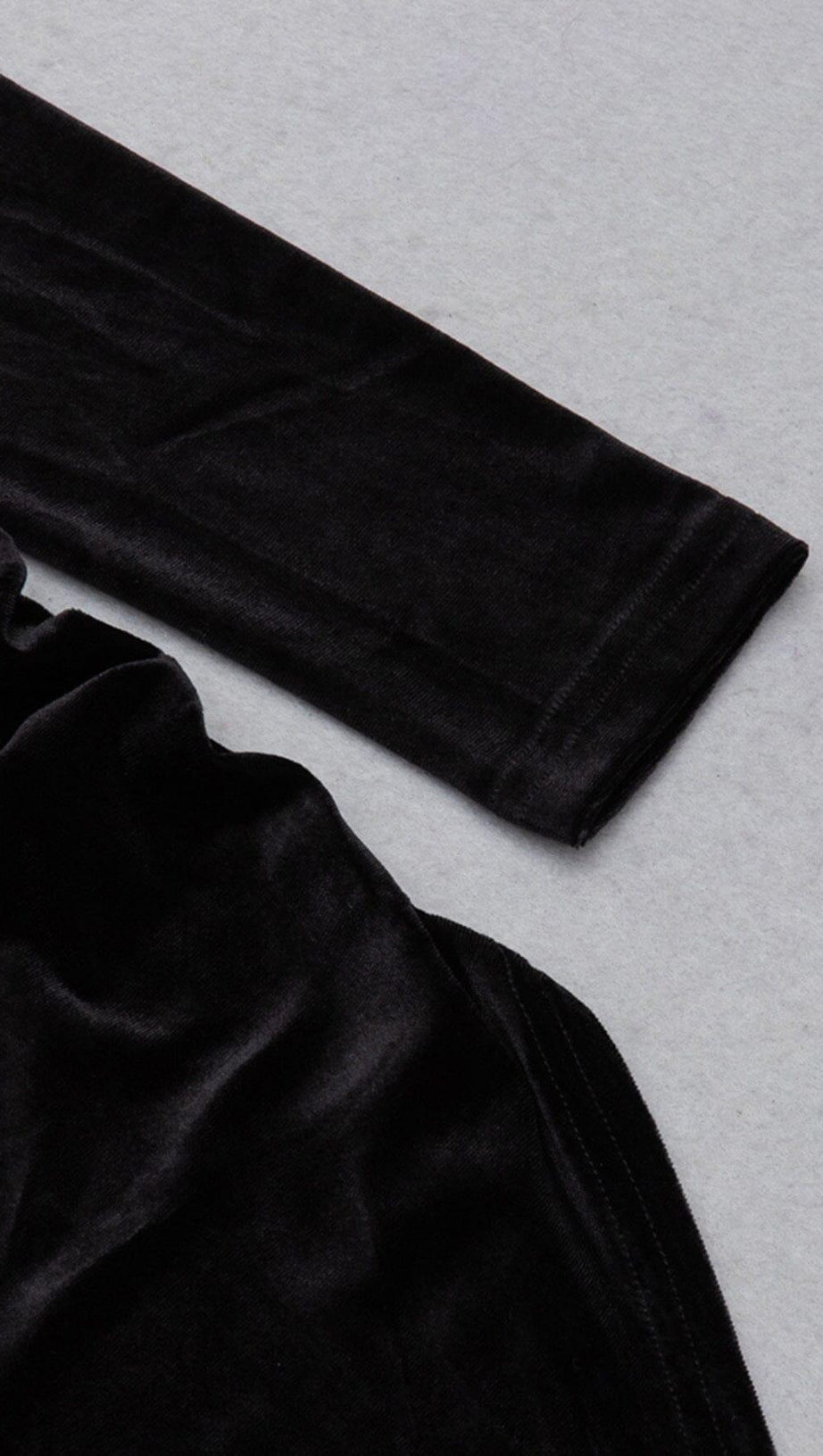 OFF SHOULDER PLEATED DRESS IN BLACK