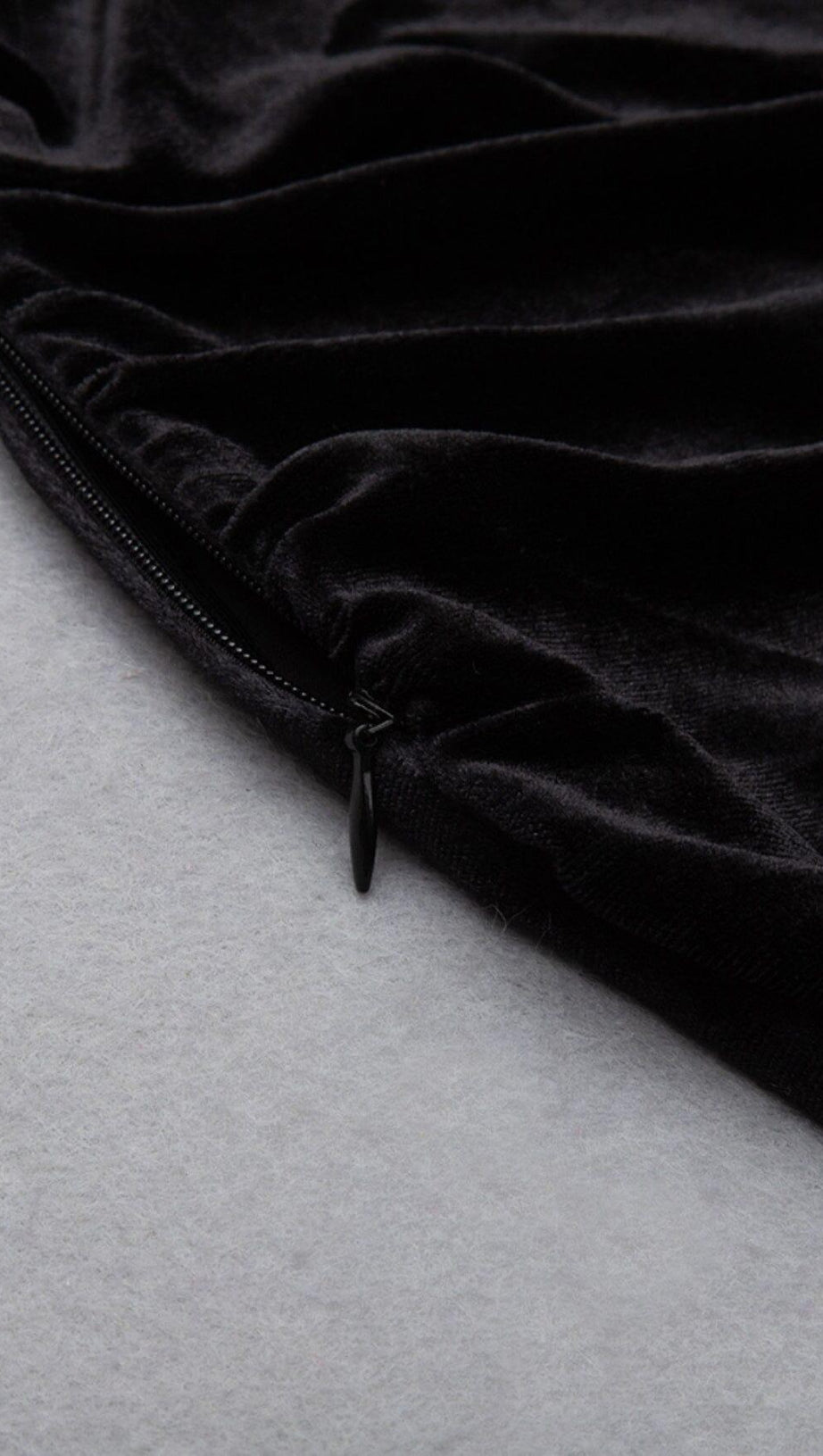 OFF SHOULDER PLEATED DRESS IN BLACK