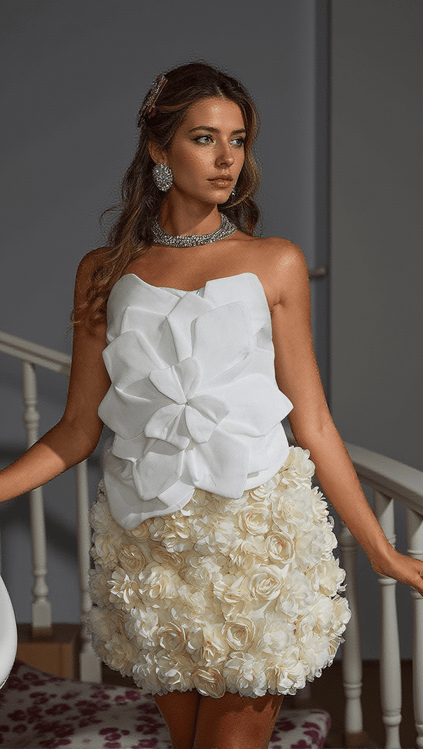 AIIZIE BAYARD STRAPLESS FLOWER TOP IN WHITE - product image