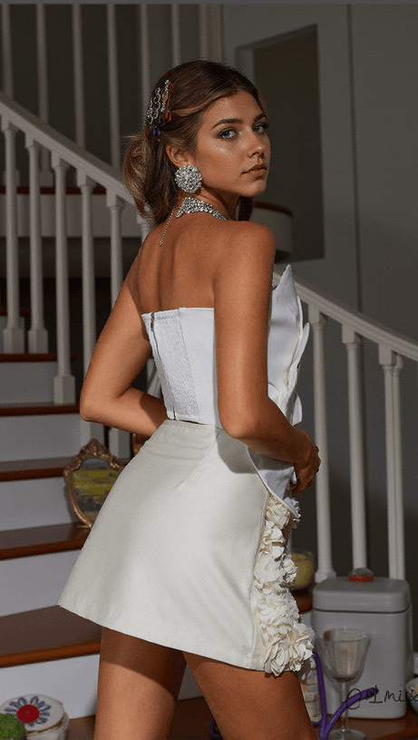 BAYARD STRAPLESS FLOWER TOP IN WHITE