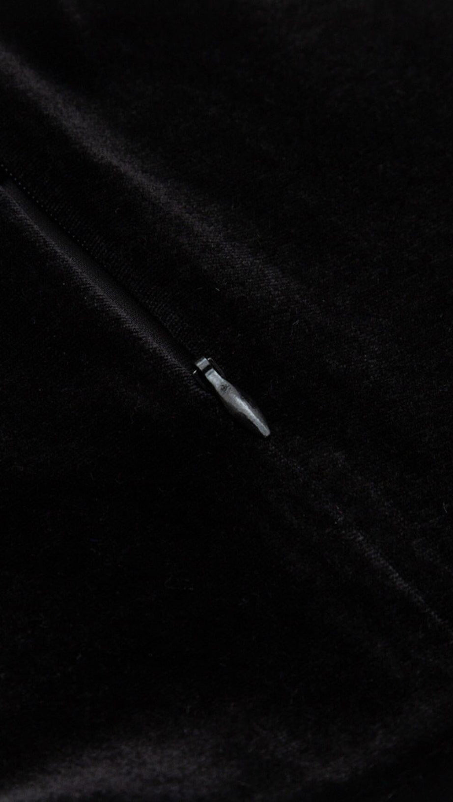 LONG SLEEVE BODYSUIT IN BLACK