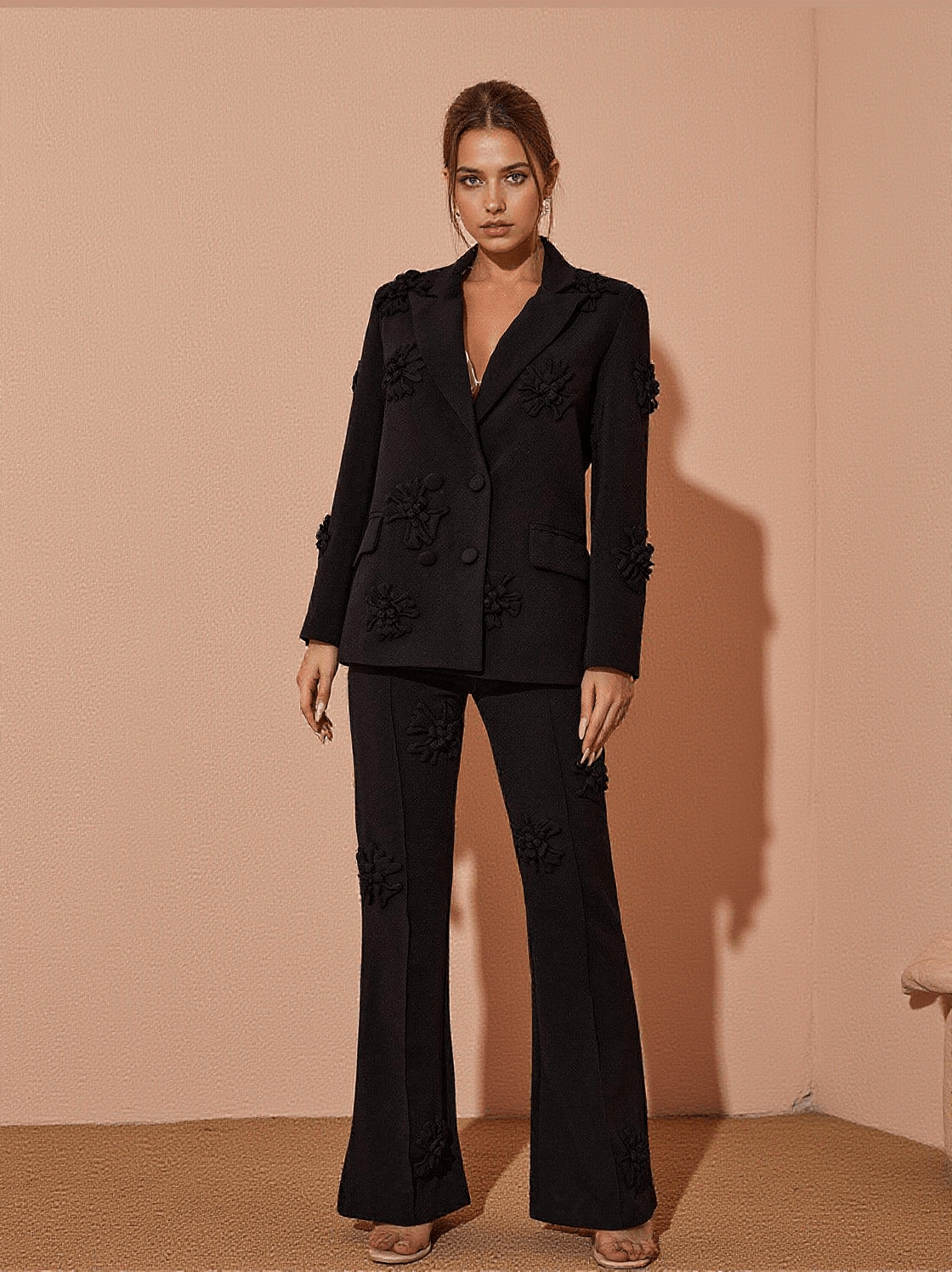 Completo blazer nero decorato con motivi floreali dell'Indiana