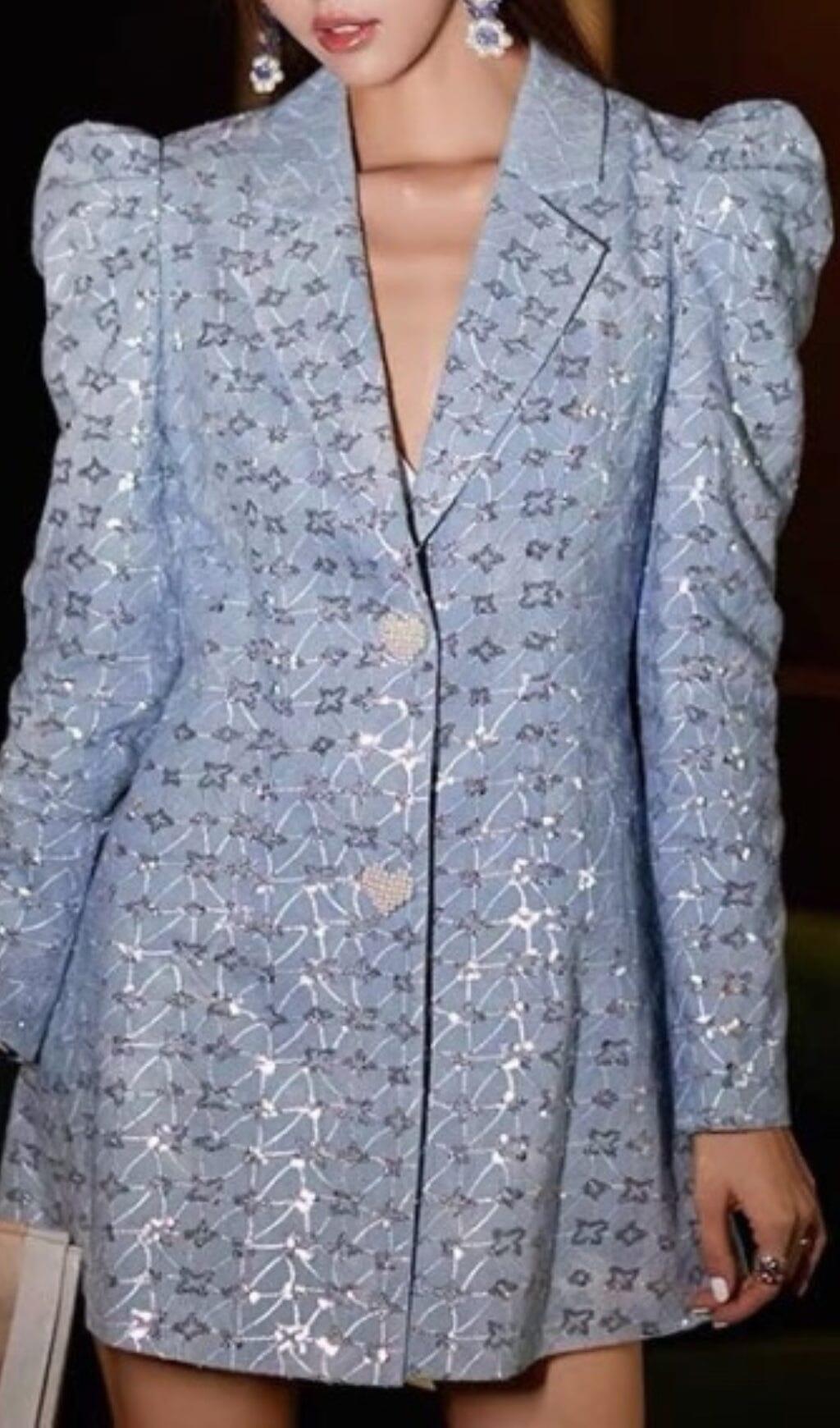 BLAZER MIT LIEBESKNÖPFEN IN BLAU