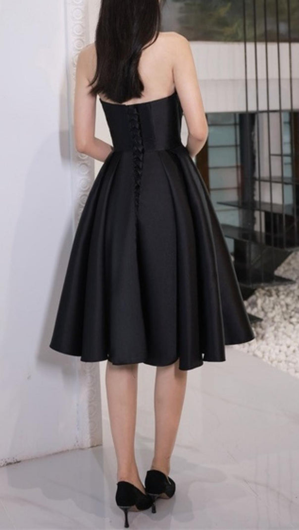 AIIZIE STRAPLESS SATIN MIDI DRESS IN BLACK - product image