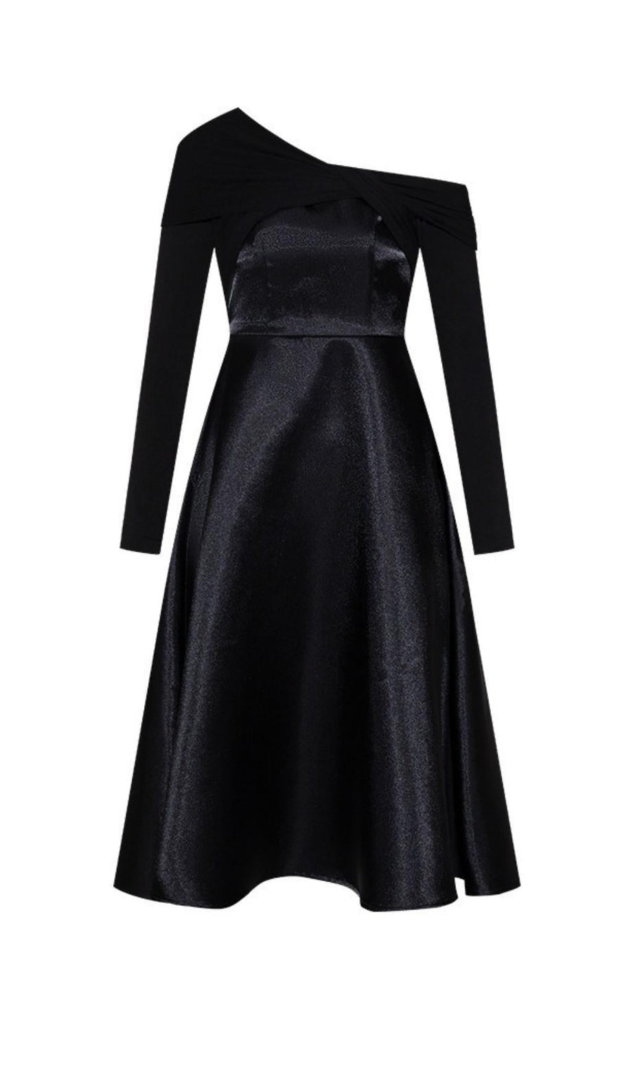 ABITO MIDI NERO CON SPALLE DIAGONALI E MANICHE LUNGHE