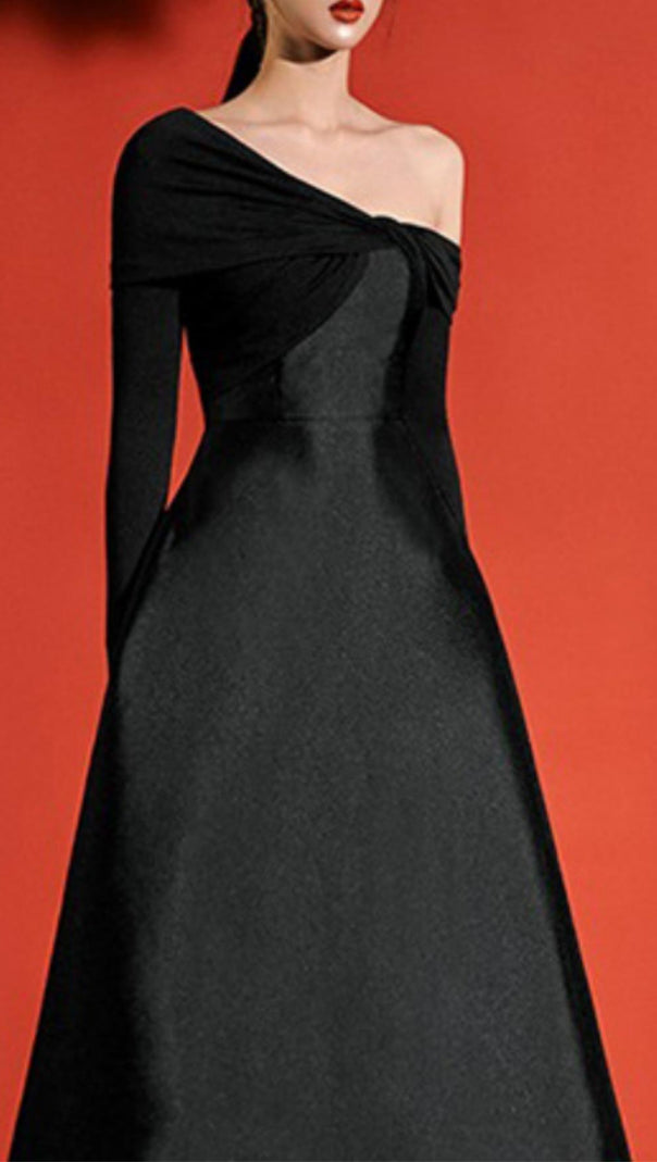 AIIZIE BLACK DIAGONAL SHOULDER LONG SLEEVE MIDI DRESS - product image
