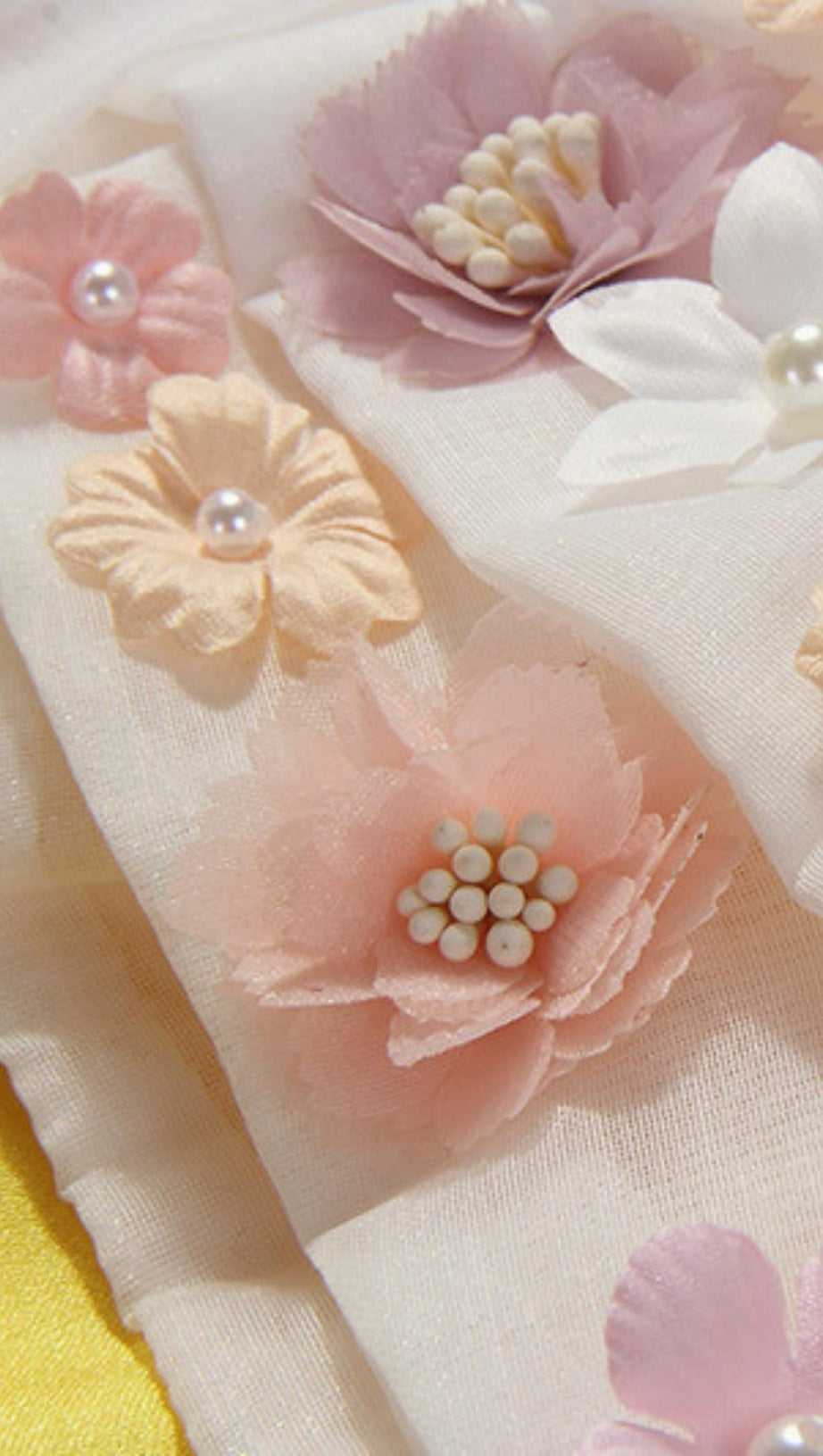 GELBE BLUME MIDIKLEID MIT LED-EINEM WORT