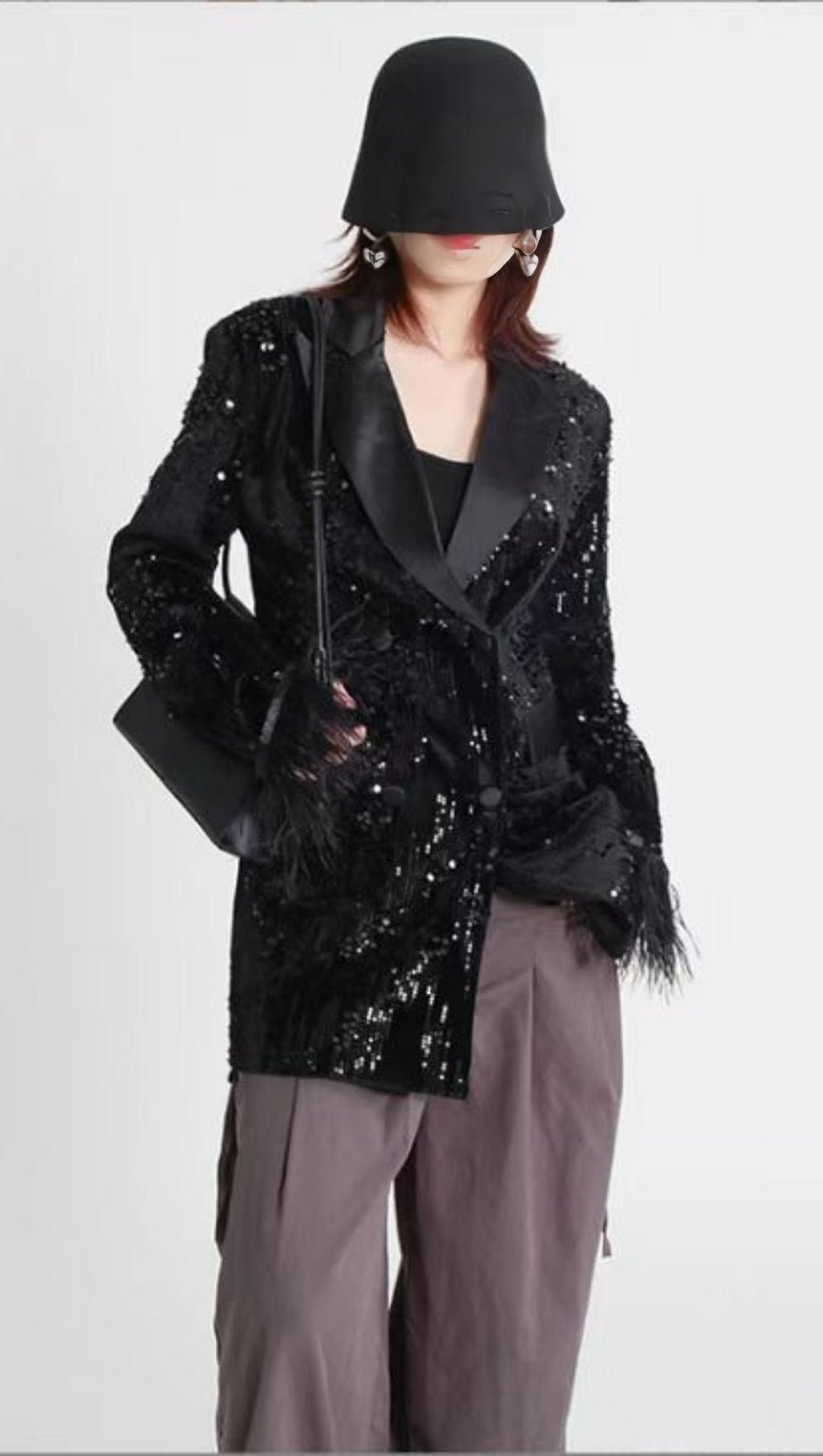 V NECK SEQUIN FEATHER BLAZER IN BLACK