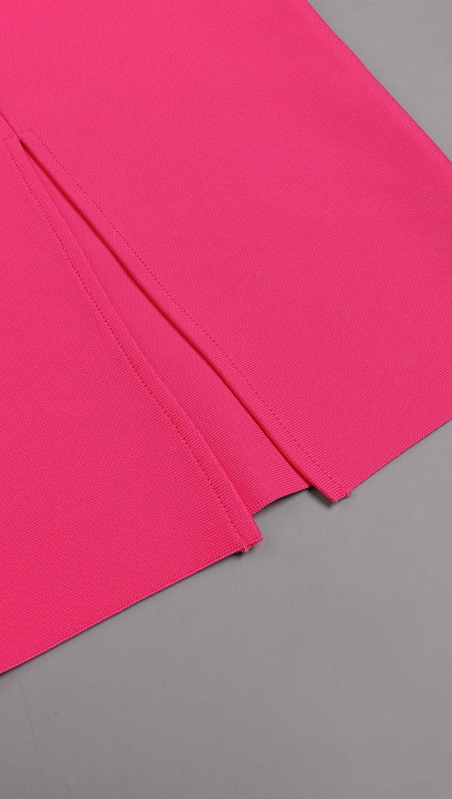 MIDIKLEID MIT EINER SCHULTER IN ROSA