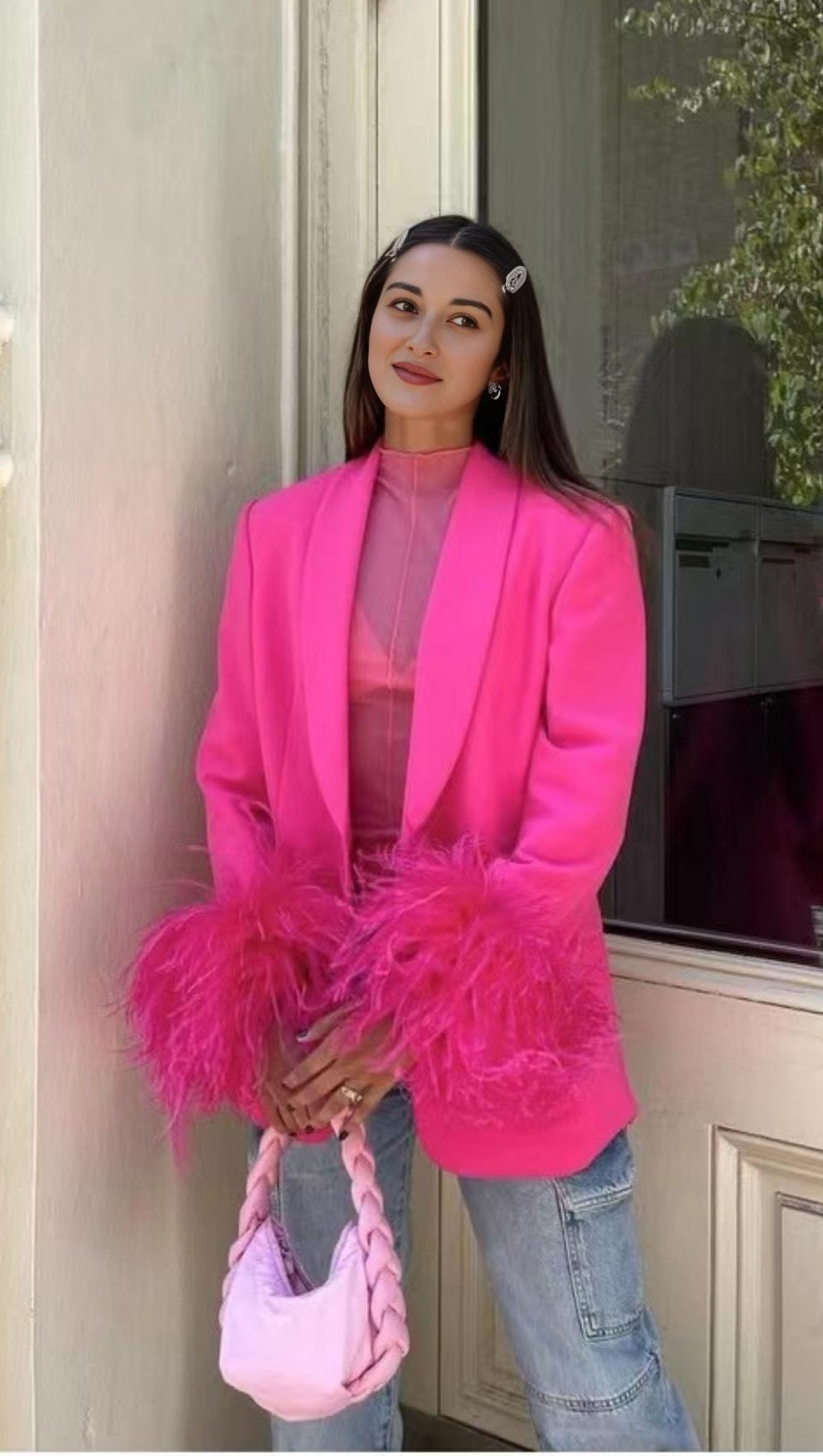 ABITO CON GIACCA DI PIUME ROSA SCURO