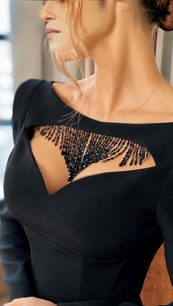 AIIZIE CUT OUT LONG SLEEVES MIDI DRESS IN BLACK - product image