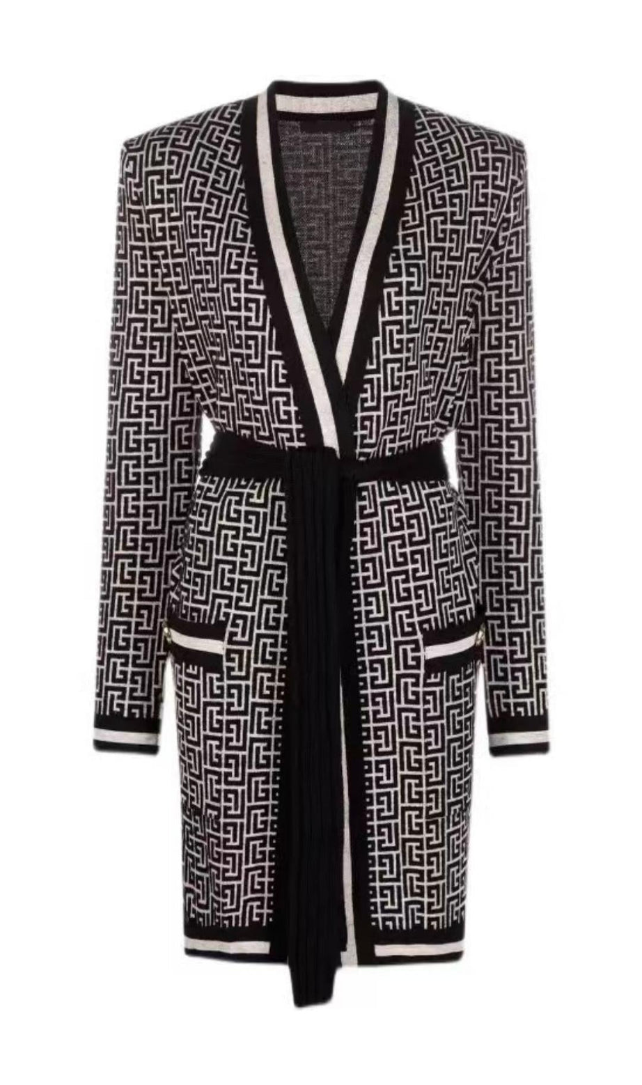 LONG SLEEVES PATTERN COAT
