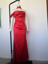 HALTER BODYCON MAXI DRESS IN RED