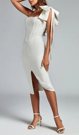 ONE SHOULDER BODYCON MIDI DRESS IN WHITE