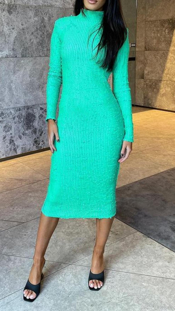 AIIZIE LONG SLEEVES BODYCON MIDI DRESS IN GREEN - product image