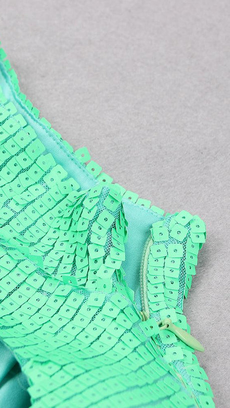 LONG SLEEVES BODYCON MIDI DRESS IN GREEN