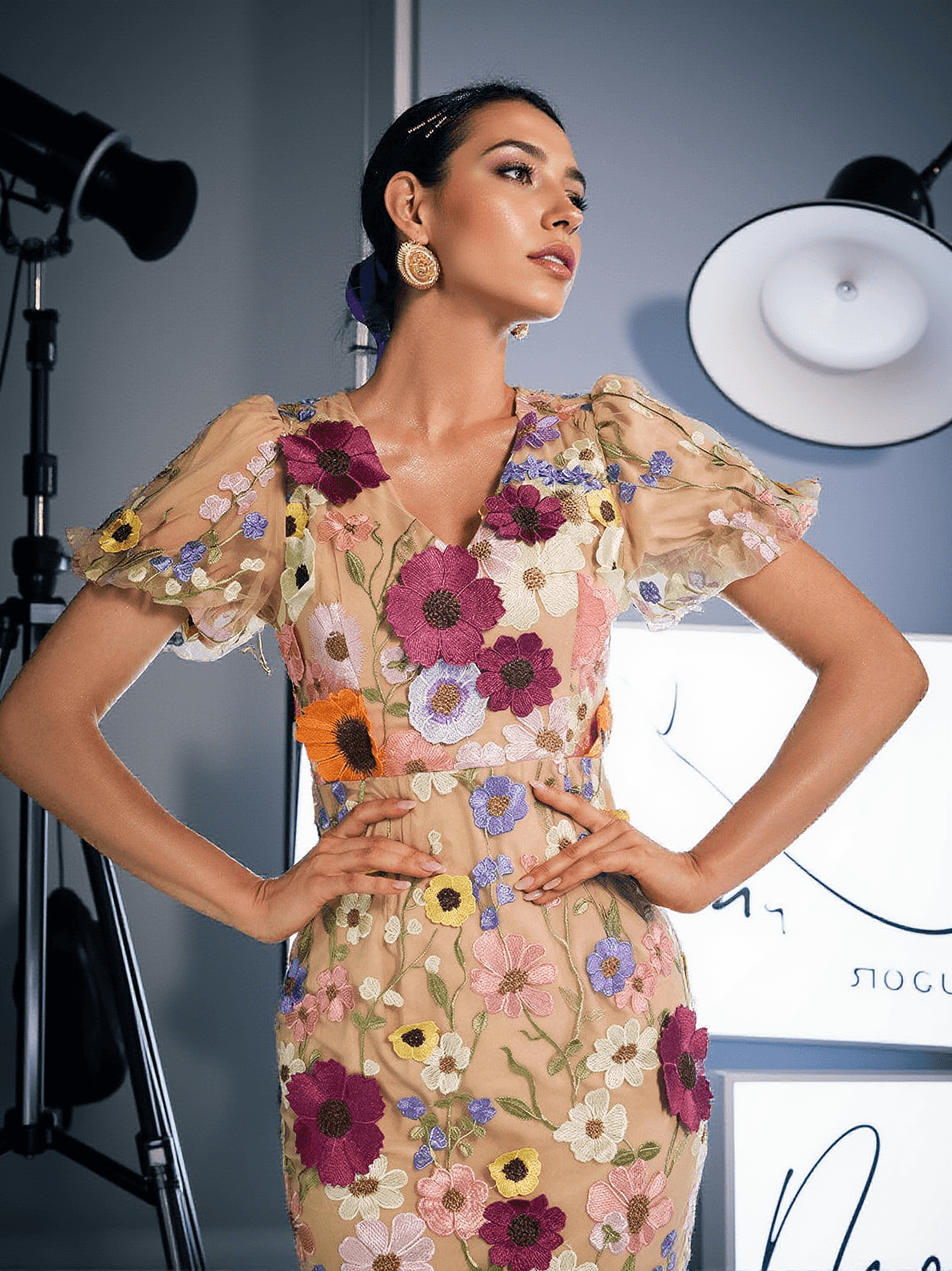 GRAYSON FLOWER EMBROIDERED MIDI DRESS IN APRICOT