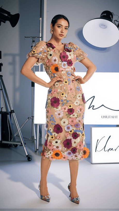 GRAYSON FLOWER EMBROIDERED MIDI DRESS IN APRICOT