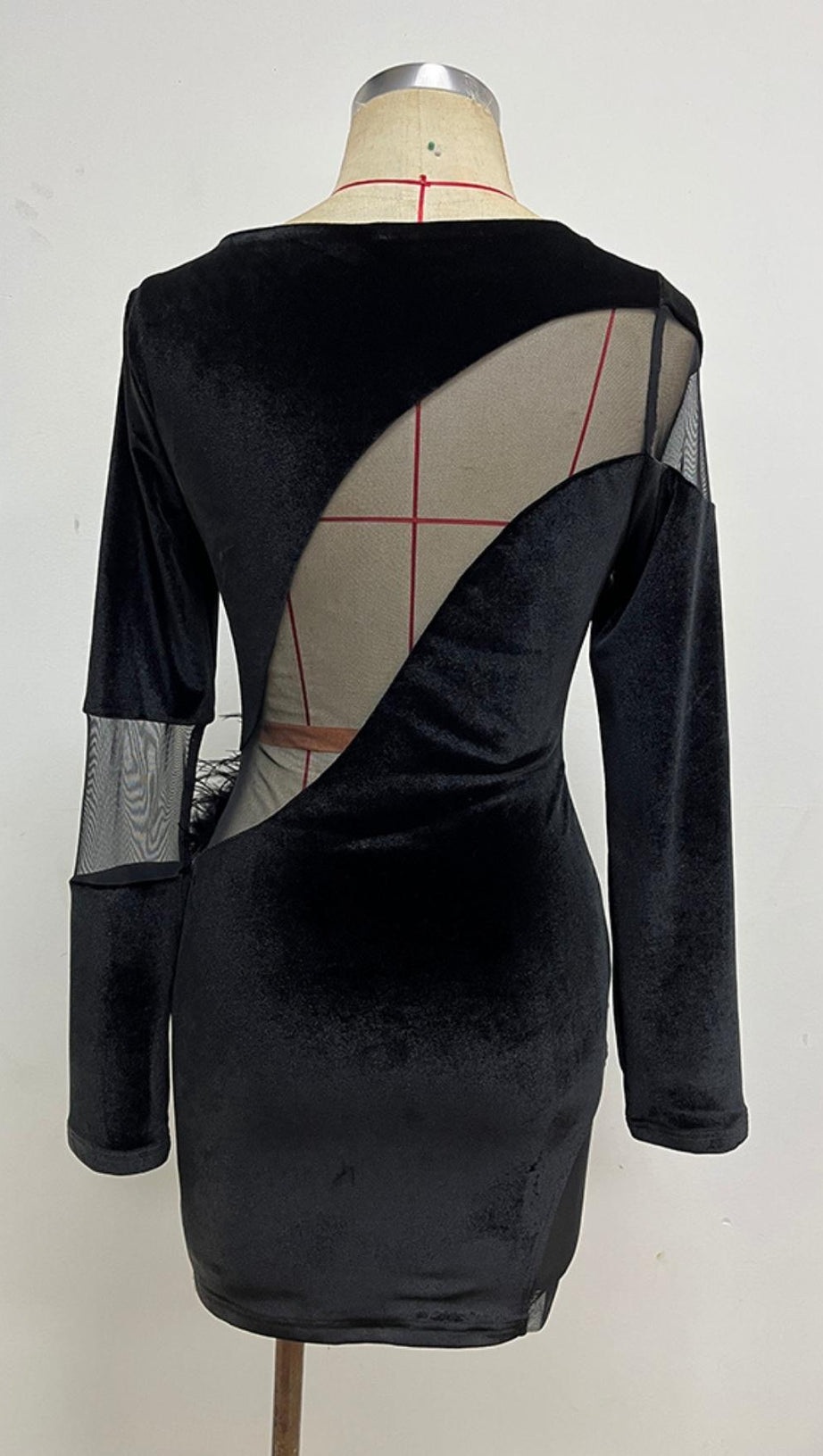 LONG SLEEVES FEATHER MINI DRESS IN BLACK