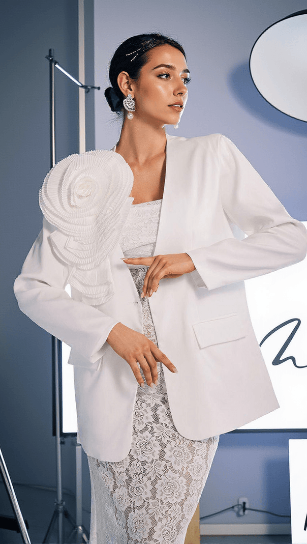 AIIZIE FINNLEY V NECK FLOWER BLAZER - product image