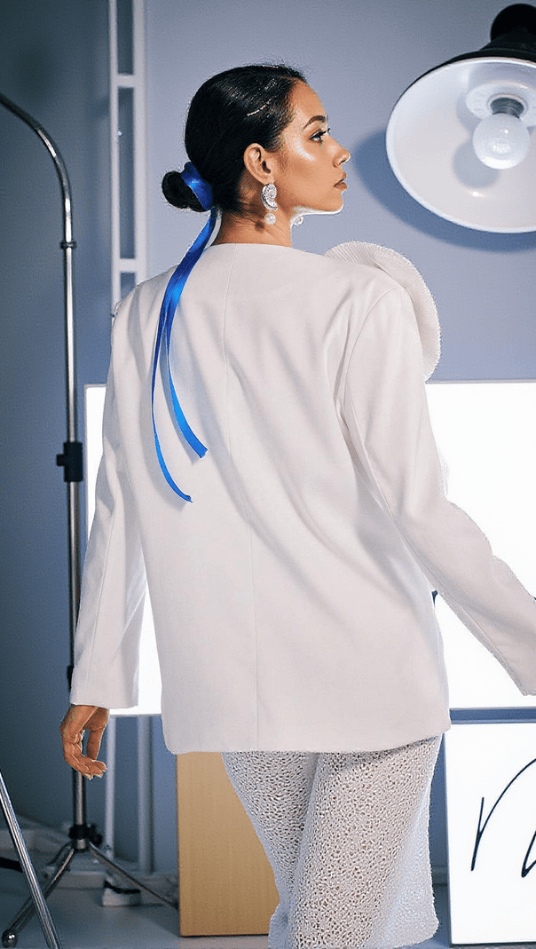 AIIZIE FINNLEY V NECK FLOWER BLAZER - product image