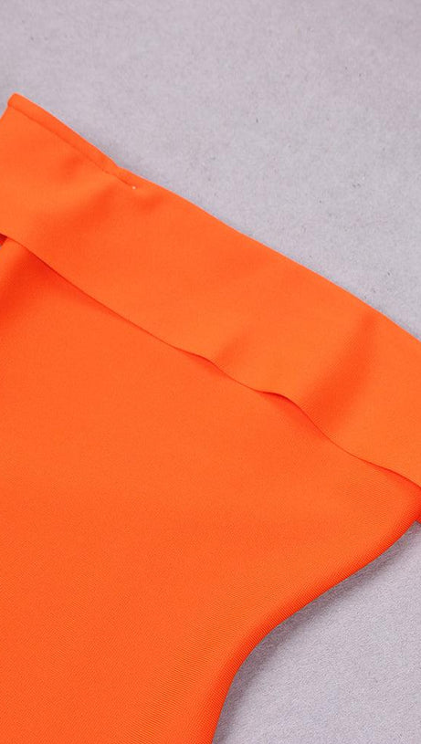 BODYCON STRAPLESS MIDI DRESS