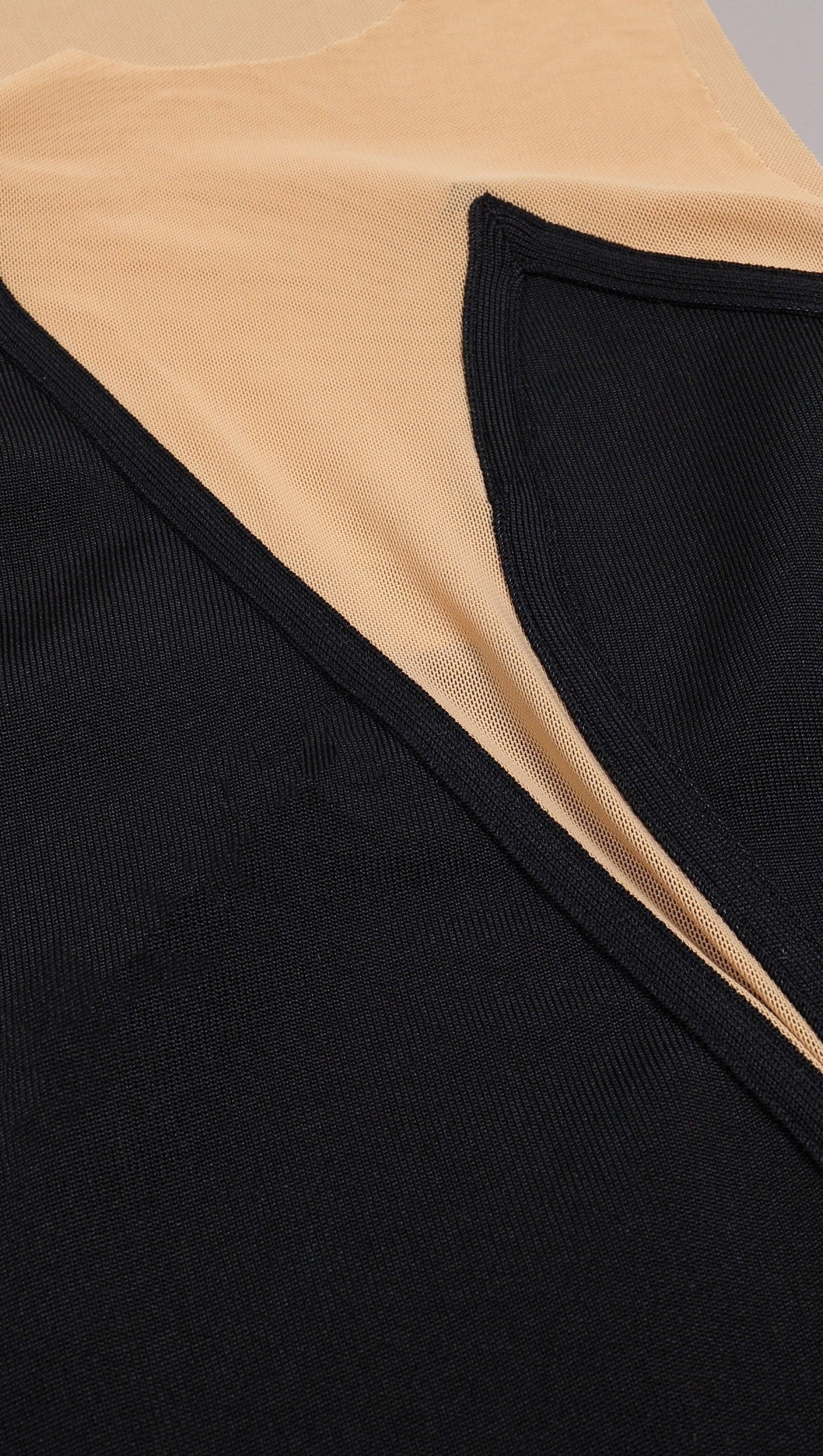 V NECK BODYCON MAXI DRESS IN BLACK