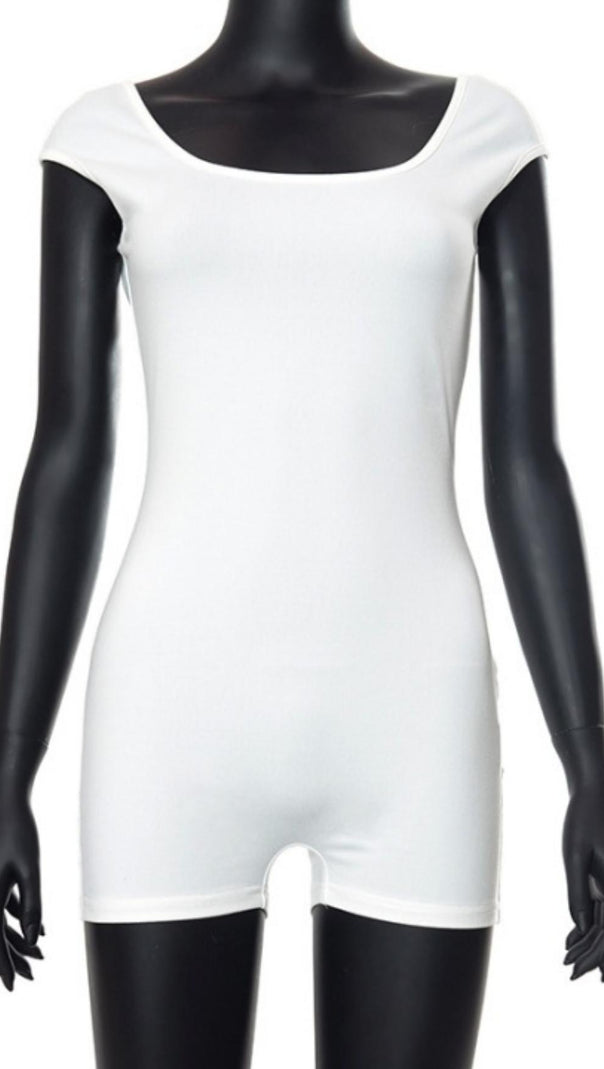 Figurbetonter, rückenfreier Bodysuit