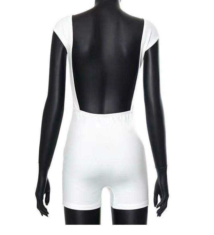 Figurbetonter, rückenfreier Bodysuit