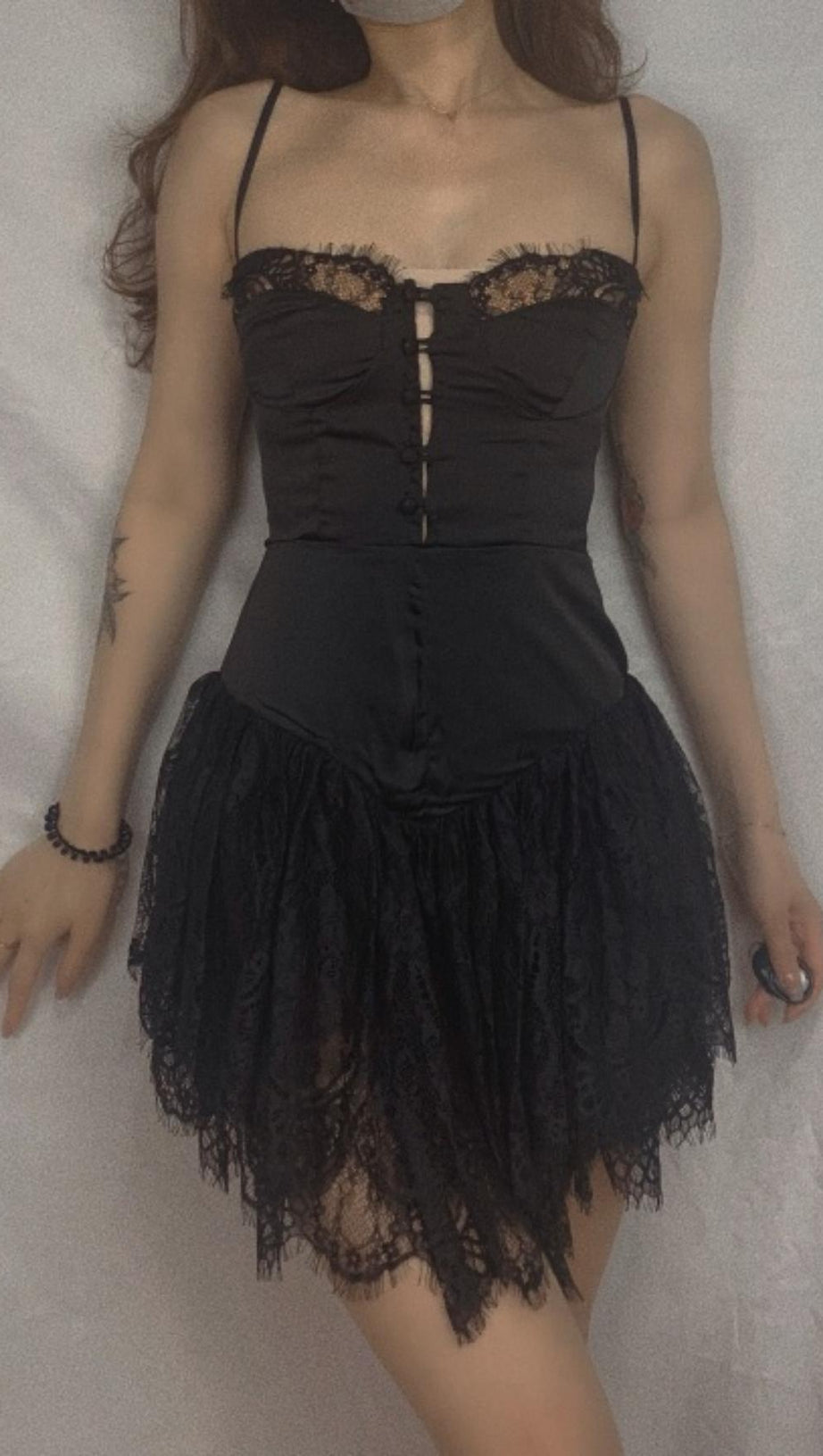 SLEEVELESS LACE MINI DRESS