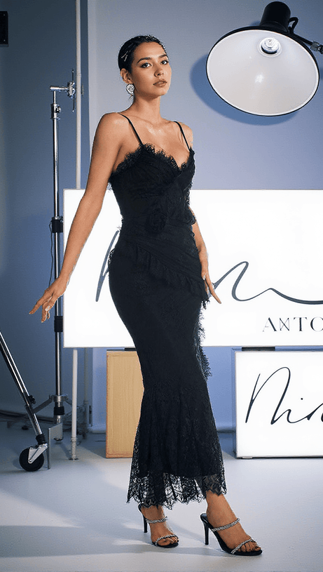 WAYLEN SPAGHETTI FLOWER LACE DRESS