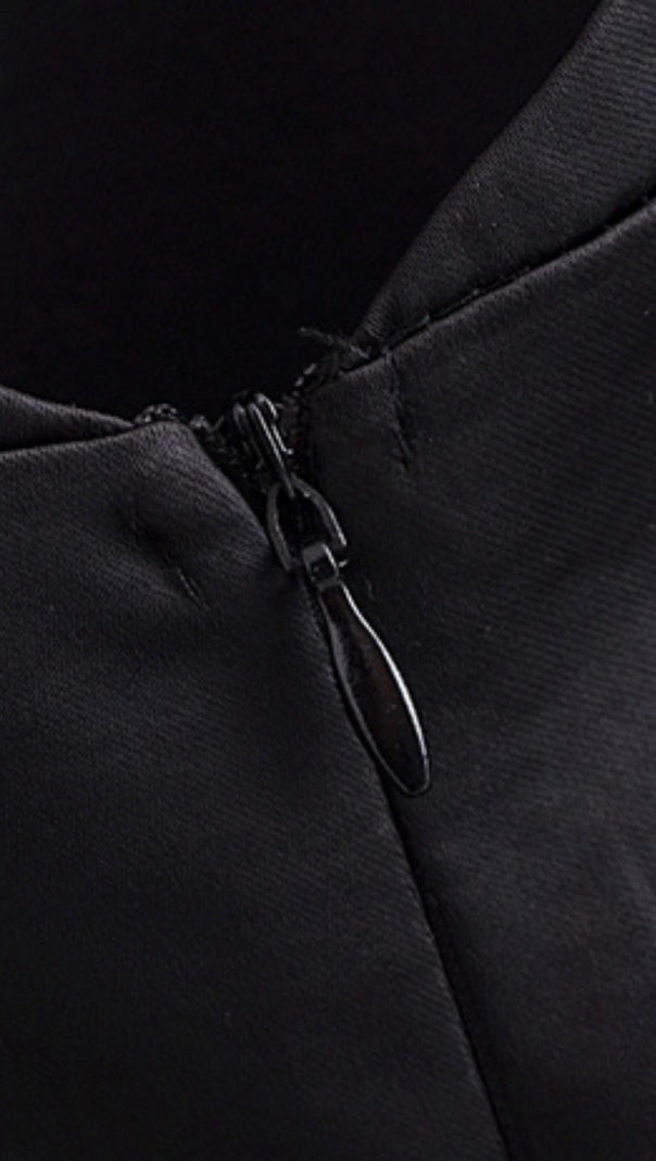 MINI ABITO SENZA MANICHE CON BENDAGGI IN NERO