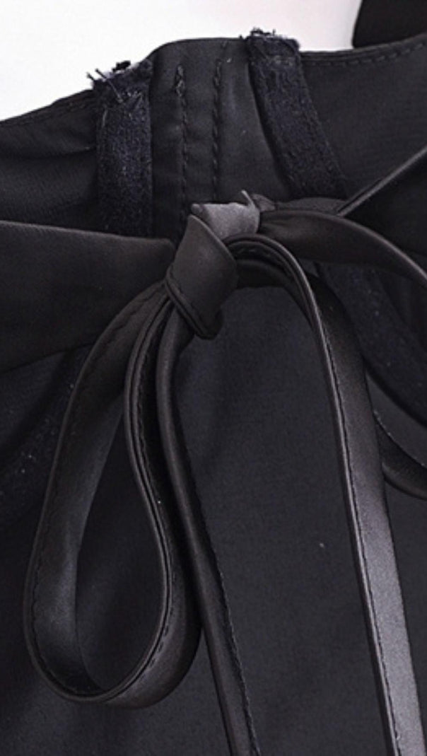 MINI ABITO SENZA MANICHE CON BENDAGGI IN NERO