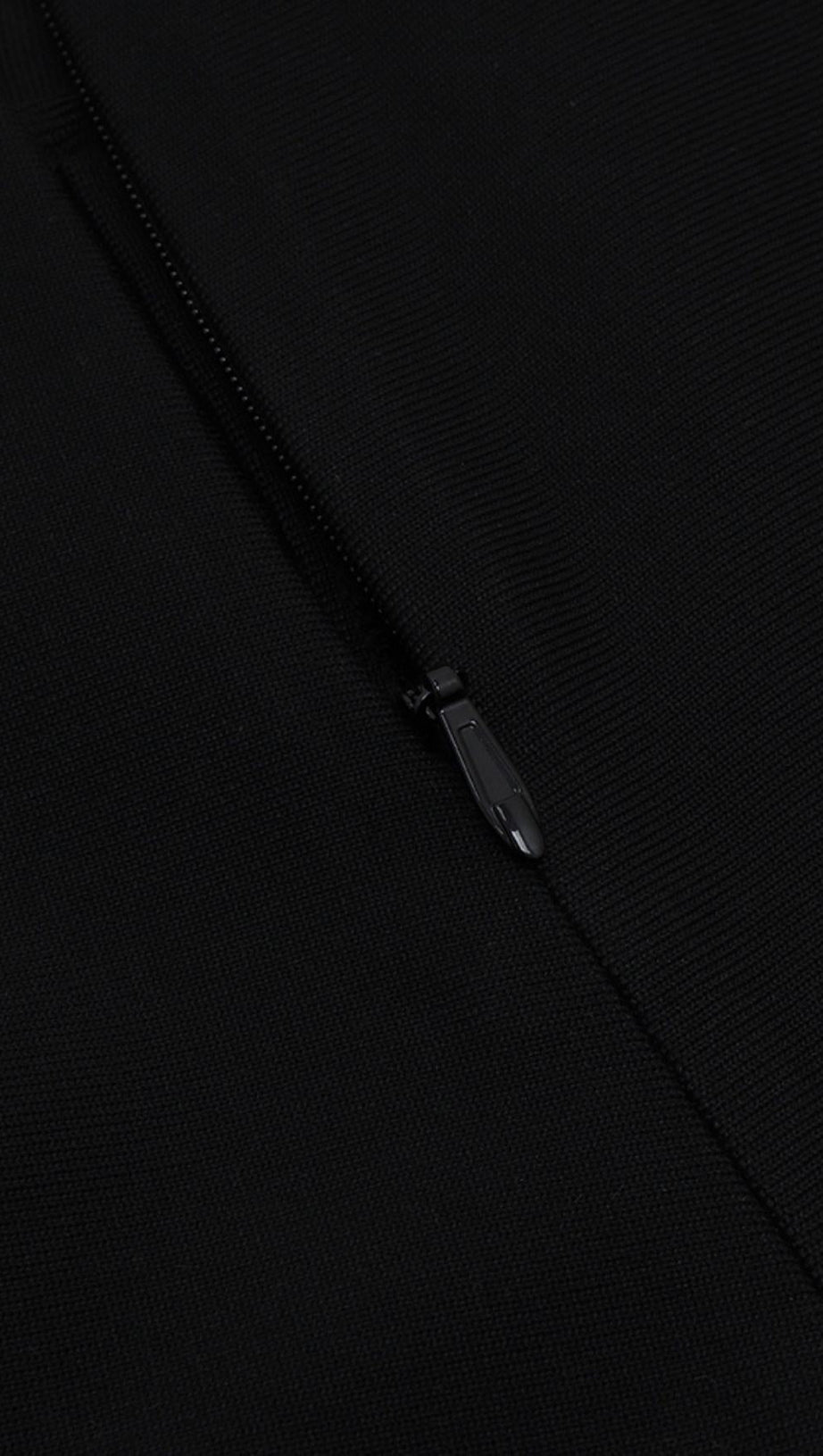 ABITO MIDI NERO CON SCOLLO A V E MONOSPALLA