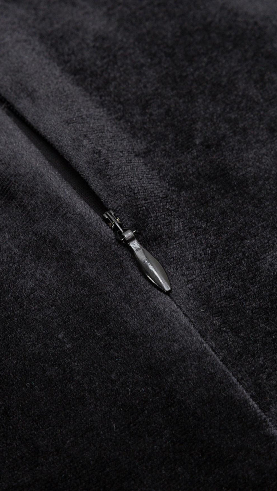 OFF THE SHOULDER MIDI DRESS IN BLACK