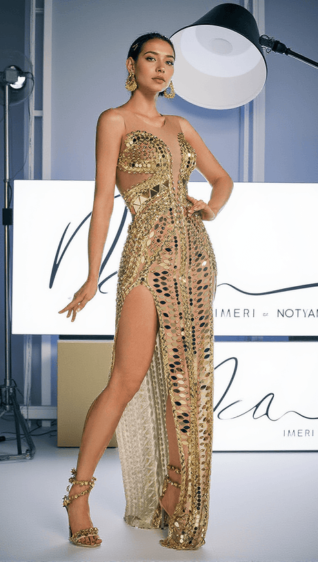 BRYCEN SCOOP NECK ACRYLIC SPLIT MAXI DRESS