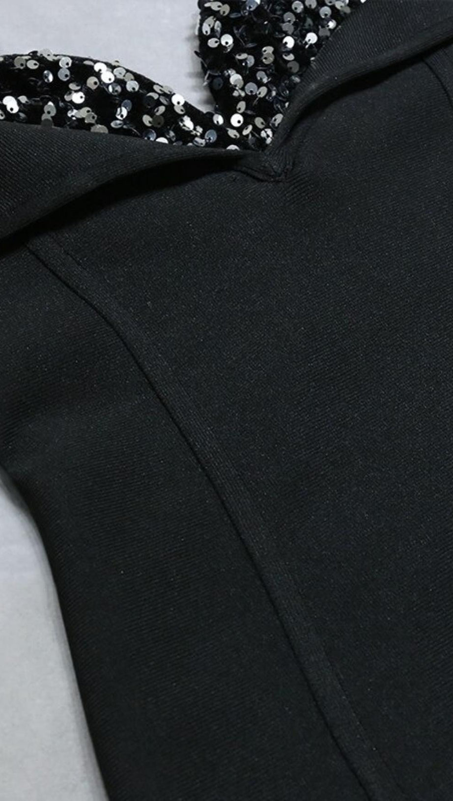 SEQUIN STRAPLESS MIDI DRESS IN BLACK