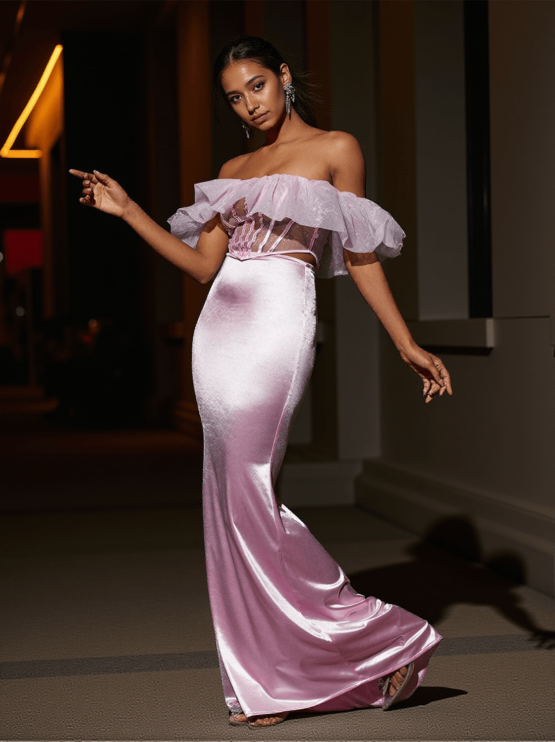 SET CORSETTO E GONNA IN RASO CON SPALLE SCOPERTE IN GRANATO