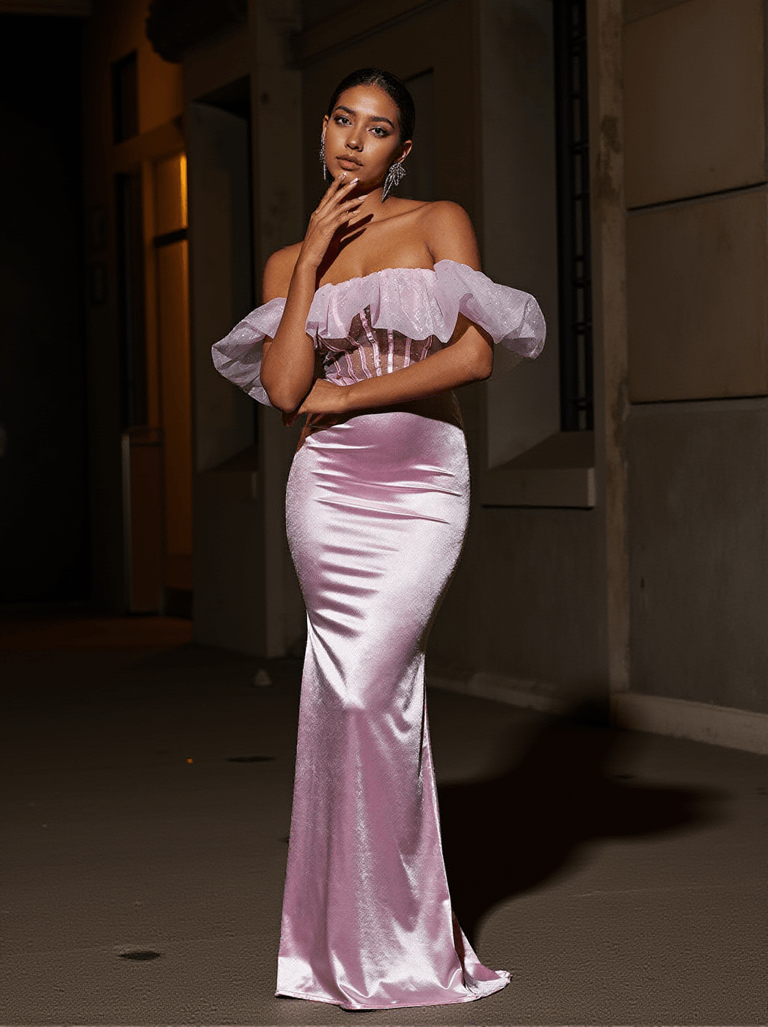 SET CORSETTO E GONNA IN RASO CON SPALLE SCOPERTE IN GRANATO